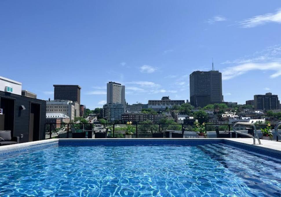 Condo Chic, Centre-Ville Piscine, Terrasse, Gym Квебек Екстер'єр фото